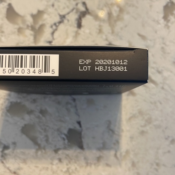 REALHER Shadow Palette - brand new. - Picture 2 of 5